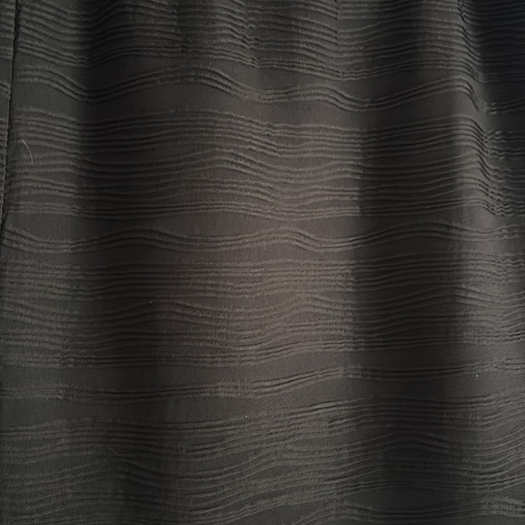 Black Textured Skirt Size 12 - Picture 2 of 4